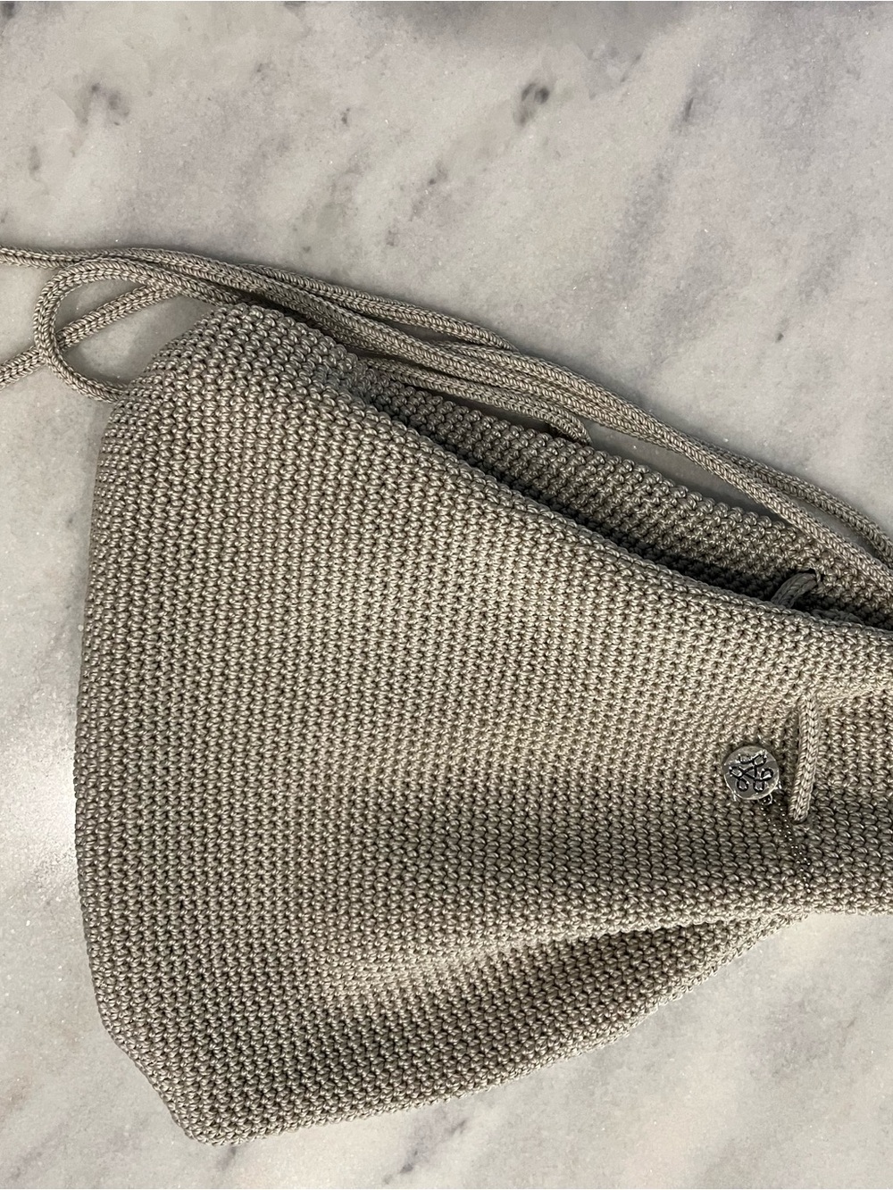 Knit Drawstring Crossbody Bag - Gray